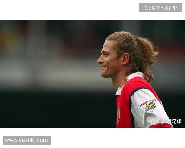 足球明星与蜡像背后的传奇故事与梦想追寻